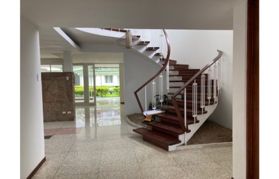 CASA COMERCIAL PARA OFICINAS