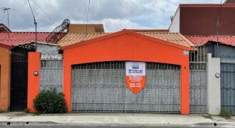 CÉNTRICA Y CÓMODA CASA APTA PARA USO RESIDENCIAL O COMERCIAL