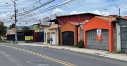 CÉNTRICA Y CÓMODA CASA APTA PARA USO RESIDENCIAL O COMERCIAL