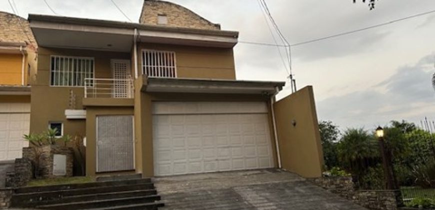 CASA EN BARRIO DE ALTAMONTE