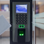 Control de accesos en condominios de torre: protocolos clave