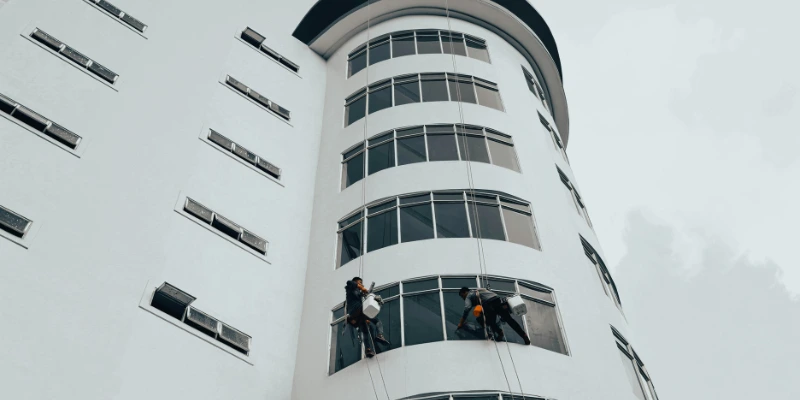 Limpieza de fachadas en edificios: cuándo hacerla y por qué