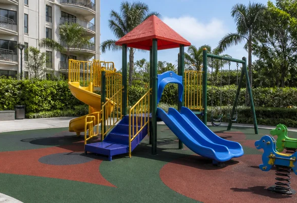 Mantenimiento de juegos infantiles en condominios de Costa Rica