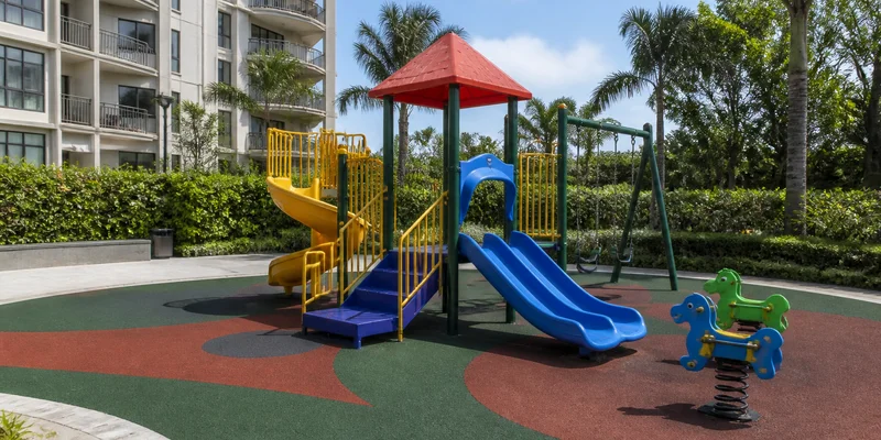 Mantenimiento de juegos infantiles en condominios de Costa Rica