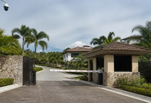 Seguridad en condominios de Costa Rica: control de acceso y videovigilancia